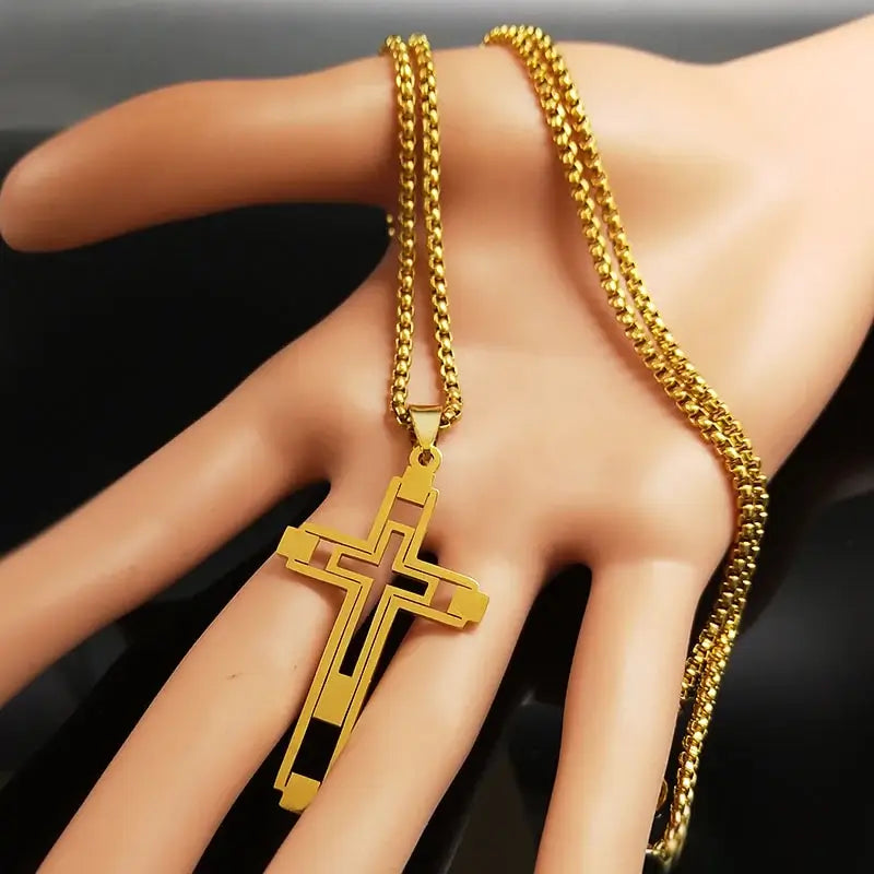 Corrente com Crucifixo Banhado a Ouro 18K ou Prata – AFAWA